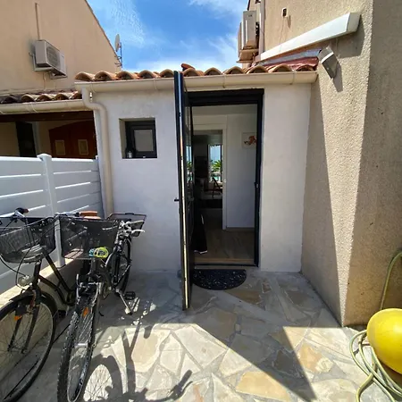 Pres Gare Et Bed & Breakfast Hyères